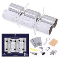 Tom Smith Christmas Crackers Silver and White Luxury Snowflake Crackers 6 x 8 Inch 140g